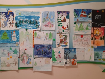 Выставка новогодних работ и рисунков 2025 г.