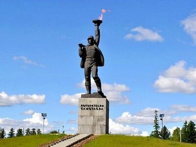 Памятник «Покорителям Самотлора» («Алёша») — одна из основных достопримечательностей Нижневартовска